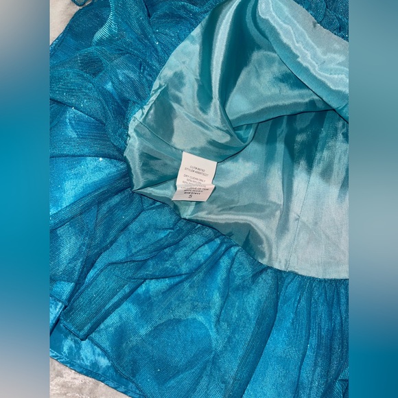 Blue Backless Dress with Pockets - Picture 6 of 9